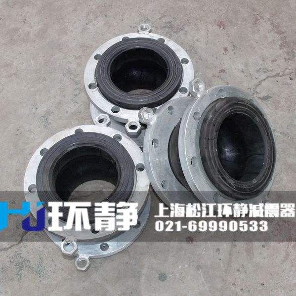 內(nèi)蒙古呼倫貝爾市新巴爾虎左旗耐油<a href=http://m.003572.cn/products/xiangjiaojietou/danqiu target=_blank class=infotextkey>單球體<a href=http://m.003572.cn target=_blank class=infotextkey>橡膠接頭</a></a>的實際安裝圖 /></p>新巴爾虎左旗（又稱東旗，新左旗）隸屬內(nèi)蒙古自治區(qū)呼倫貝爾市，位于東經(jīng)117°33′～120°12′，北緯46°10′～49°47′，地處大興安嶺北麓，呼倫貝爾市西南端，西南與蒙古國接壤，東北與俄羅斯隔額爾古納河相望，南接興安盟阿爾山市，西隔烏爾遜河、呼倫湖與新巴爾虎右旗、滿洲里市相鄰，東與陳巴爾虎旗、鄂溫克族自治旗相連。屬中溫帶大陸性季風(fēng)氣候。

新巴爾虎左旗面積2.2萬平方公里，人口4.21萬人（2015年總?cè)丝冢?，?個鎮(zhèn)、5個蘇木。境內(nèi)有甘珠爾廟、“ 諾門罕戰(zhàn)爭”遺址等景點，曾榮獲“內(nèi)蒙古自治區(qū)2016年度校園足球工作好的旗縣”稱號。 2013年，新巴爾虎左旗地區(qū)生產(chǎn)總值完成327562萬元。

2018年12月29日，民委決定命名呼倫貝爾市新巴爾虎左旗為第六批“全國民族團結(jié)進步創(chuàng)建示范區(qū)（單位）”。

2019年4月18日，內(nèi)蒙古自治區(qū)人民決定新巴爾虎左旗退出貧困旗縣序列。<br />內(nèi)蒙古呼倫貝爾市新巴爾虎左旗<a href=http://www.shluoying.com.cn target=_blank class=infotextkey>單球體橡膠接頭</a>的連接方式有松套法蘭連接、固定法蘭連接和卡箍連接3種；按結(jié)構(gòu)可分為單球體、雙球體、異徑、偏心及彎頭等5種。單球體橡膠接頭由內(nèi)外層膠、簾布層和鋼絲圈組合成管狀橡膠件，經(jīng)硫化成型后再與金屬法蘭或平行接頭松套組合而成。<br />　　內(nèi)蒙古呼倫貝爾市新巴爾虎左旗單球體橡膠接頭使用到管道中，可減低設(shè)備振動及噪聲，并可對因環(huán)境溫度變化引起的熱脹冷縮起補償作用，廣泛運用于各種管道系統(tǒng)。本產(chǎn)品是由織物增強的橡膠件與平形活接頭、金屬法蘭或螺紋管法蘭組合成，用以管道隔振降噪、補償位移的接頭。它們是一種高彈性、?高氣密性、耐介質(zhì)性和耐氣候性的管道接頭。<br />　　本產(chǎn)品主要運用于水泵的進出口，有著補償位移、隔振降噪的作用。本產(chǎn)品廣泛運用于要求更高管道系統(tǒng)。本產(chǎn)品的結(jié)構(gòu)基本上比較好，它們是由由內(nèi)外層膠、簾布層和鋼絲圈組合成的管狀橡膠件，本產(chǎn)品因選用雙球體結(jié)構(gòu)，因此在安裝長度上面大于本產(chǎn)品，相較于單球體有著更大的補償量和偏轉(zhuǎn)角度?？墒?，在使用時候需要注意的是，單球體橡膠接頭的穩(wěn)定性能沒有單球體高，尤其是在球體過渡處非常容易發(fā)生爆裂。針對這一問題，經(jīng)過多次試驗研究，研發(fā)出適合承壓的產(chǎn)品增壓保護裝置。該裝置能非常好的保護球體的穩(wěn)定性，在使用過程中即便突然增壓也可以起著非常好的保護作用，很大的減低了本產(chǎn)品在使用中出現(xiàn)問題的情況。<br />　　在實際工程中，還應(yīng)依據(jù)實際使用環(huán)境選擇合適性能的產(chǎn)品，具體選用哪種產(chǎn)品做為管道的<a href=http://m.003572.cn target=_blank class=infotextkey>柔性連接</a>配件，可致電駱盈管道設(shè)備掌握更多相關(guān)信息。<br />　　內(nèi)蒙古呼倫貝爾市新巴爾虎左旗單球體橡膠接頭作用有著耐高壓，彈性好的特點，安裝在建筑消防系統(tǒng)上面，本產(chǎn)品在城市建設(shè)有著重要的作用。經(jīng)濟發(fā)達建筑消防設(shè)施建設(shè)比較成熟，據(jù)美國消防學(xué)會統(tǒng)計，安裝自動消防設(shè)施的建筑中發(fā)生火災(zāi)，的確起著了確保建筑物消防穩(wěn)定的作用。<br />　　冷卻或許許多人是剛聽到，實際上冷卻塔就是借助空氣同水的接觸，來減低室內(nèi)溫度的，多用于我們的空調(diào)、冰箱、冷凍系統(tǒng)，包括制革、發(fā)泡、發(fā)電、汽輪機等領(lǐng)域，冷卻塔內(nèi)也會使用到我們的產(chǎn)品，單球體橡膠接頭原理依據(jù)預(yù)防冷卻塔系統(tǒng)中常見的污垢、青苔、水垢、腐蝕、微生物等水質(zhì)而設(shè)計。本產(chǎn)品安裝的目的就是為了避免污染物長久的腐蝕。大家都知道冷卻塔水中長久浮游大量微生物，大多數(shù)是由冷卻塔蒸發(fā)熱量時隨空氣進入循環(huán)水。大量在管道內(nèi)生存，多種微生物共同存活對管道和本產(chǎn)品擁有嚴重的生物腐蝕作用時間久了管道壁會被腐蝕變薄結(jié)果生銹而漏水。我們的產(chǎn)品材質(zhì)選用EPDM防腐蝕橡膠可長久抵御腐蝕細菌微生物侵蝕，使用年限超過5年。沉淀物污垢在冷卻塔中循環(huán)水中始終是無法攻克的難題，冷卻塔工作原理應(yīng)屬大氣降溫，冷卻水中一般都含有大量氧氣于循環(huán)水，這類廢水具有非常強的腐蝕性，長久接觸結(jié)合產(chǎn)生化學(xué)腐蝕，危害非常嚴重；在這一點上耐腐蝕、耐氧化的產(chǎn)品更加確立了在循環(huán)水中的應(yīng)用。<br />　　我國泵閥業(yè)快速壯大帶動此產(chǎn)品需求逐漸上升。本產(chǎn)品是泵閥行業(yè)中不可缺少的關(guān)鍵配件，它的品質(zhì)與功能直接影響整個泵閥供應(yīng)鏈的運行效率。本產(chǎn)品幫助國內(nèi)泵閥業(yè)，促使其健康發(fā)展，推進傳統(tǒng)泵閥向現(xiàn)代化泵閥業(yè)轉(zhuǎn)型升級，針對建立健全現(xiàn)代流通、針對企業(yè)提高流通效率具有重要的長遠發(fā)展意義。<br />　　泵閥業(yè)是銜接上下游產(chǎn)業(yè)鏈的重要一環(huán)，上下游產(chǎn)業(yè)借助泵閥業(yè)的優(yōu)勢對本產(chǎn)品進行有效計劃的管理。近些年，我國關(guān)于泵閥的一些有利消息頻出，這不僅引起了泵閥業(yè)經(jīng)營者和業(yè)內(nèi)人士的廣泛關(guān)注，同樣也引起了此行業(yè)的關(guān)注。<br />　　根據(jù)這組數(shù)據(jù)我們不難發(fā)現(xiàn)本產(chǎn)品占據(jù)非常大的比例，尤其是單球體橡膠接頭產(chǎn)品?？傮w而言，我國泵閥企業(yè)擁有此產(chǎn)品比例很高，相信隨著我國泵閥業(yè)不斷壯大，針對單球體橡膠接頭及其相關(guān)產(chǎn)品的需求逐漸上升已成定局。<p style=